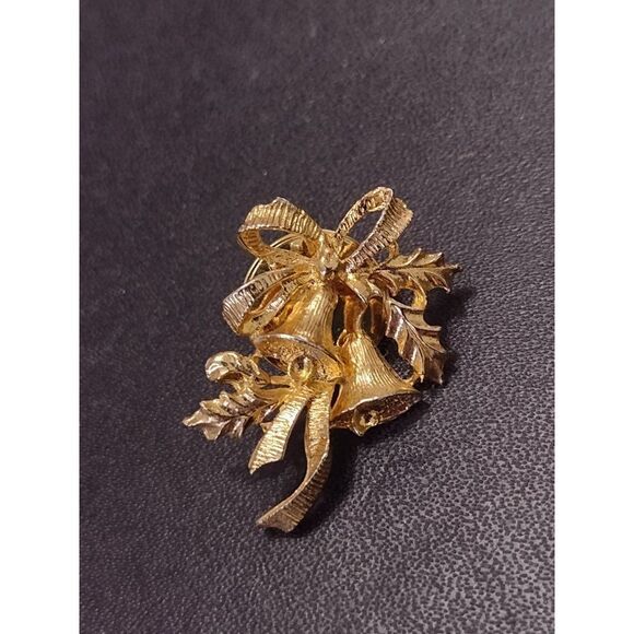 Roma gold tone holiday bell brooch - Picture 2 of 8